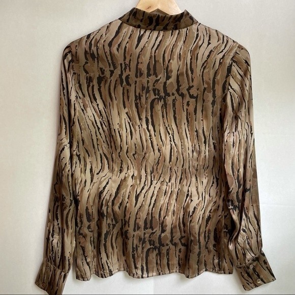 Equipment Silk Shirt Style Women's Size S Animal Print - Picture 7 of 8